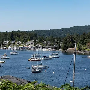 Holiday home Sea-esta With Ocean Views In Brentwood Bay