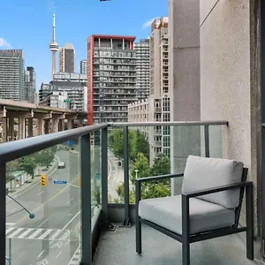 Apartment Cn Tower View With Free Parking, Pool, & Amenities Toronto