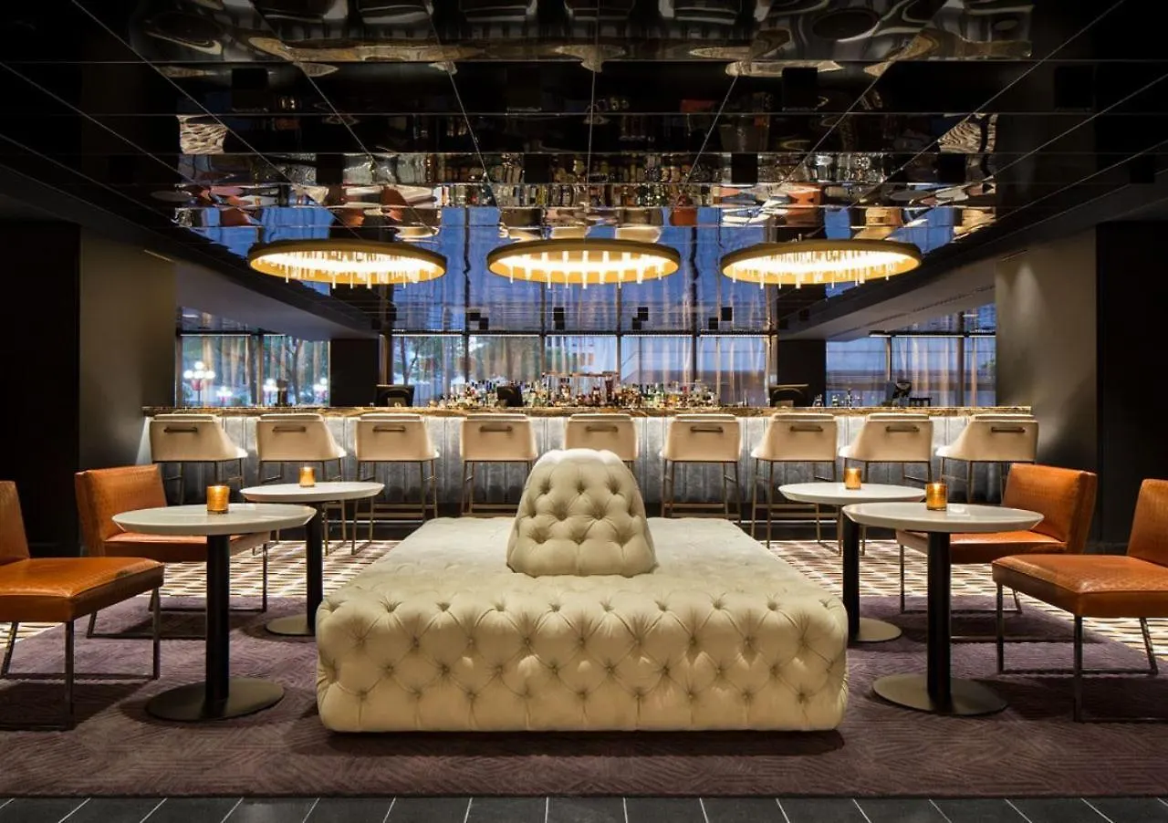 Fairmont The Queen Elizabeth Montreal Hotel